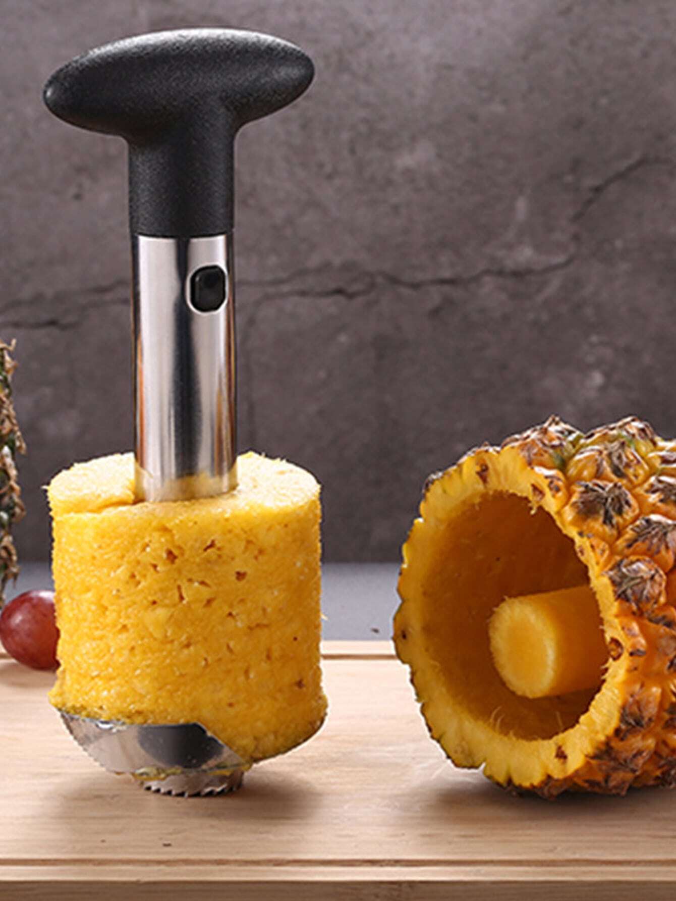 Pineapple Corer Slicer – Stainless Steel Spiral Peeler | MIRA