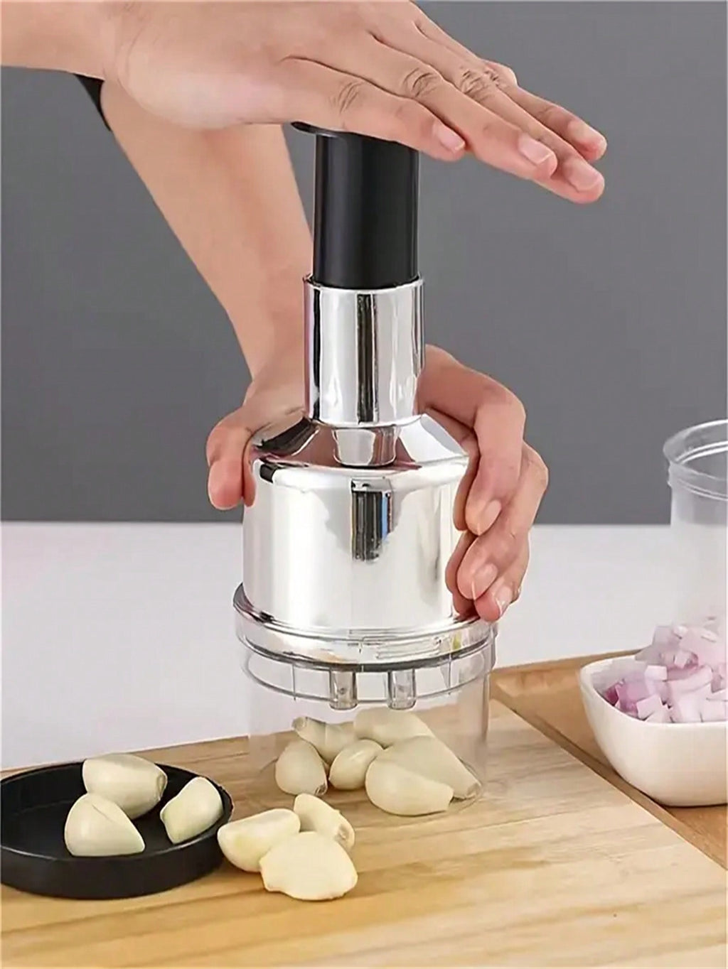 Manual Vegetable Chopper – Onion Slicer & Garlic Mincer with Container | MIRA
