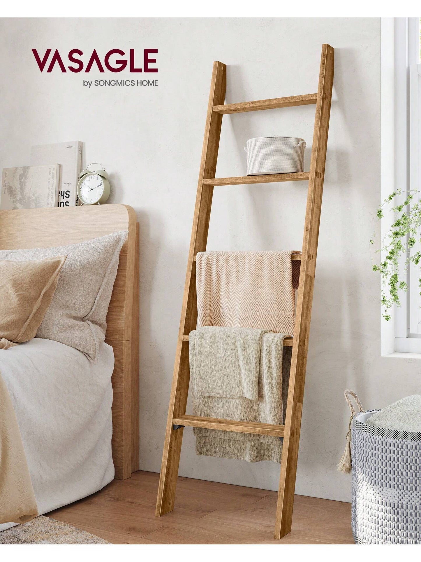 VASAGLE Blanket Ladder Decorative Farmhouse For The Living Room, 5-Tier Ladder Shelf, Ladder Rack For Storage And Decor, Honey Brown ULLS018K41