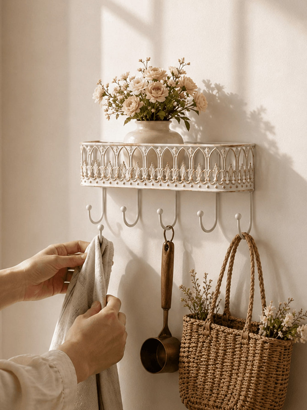 Retro Wall Mounted Shelf with 5 Hooks – Iron Key & Coat Hanger | MIRA