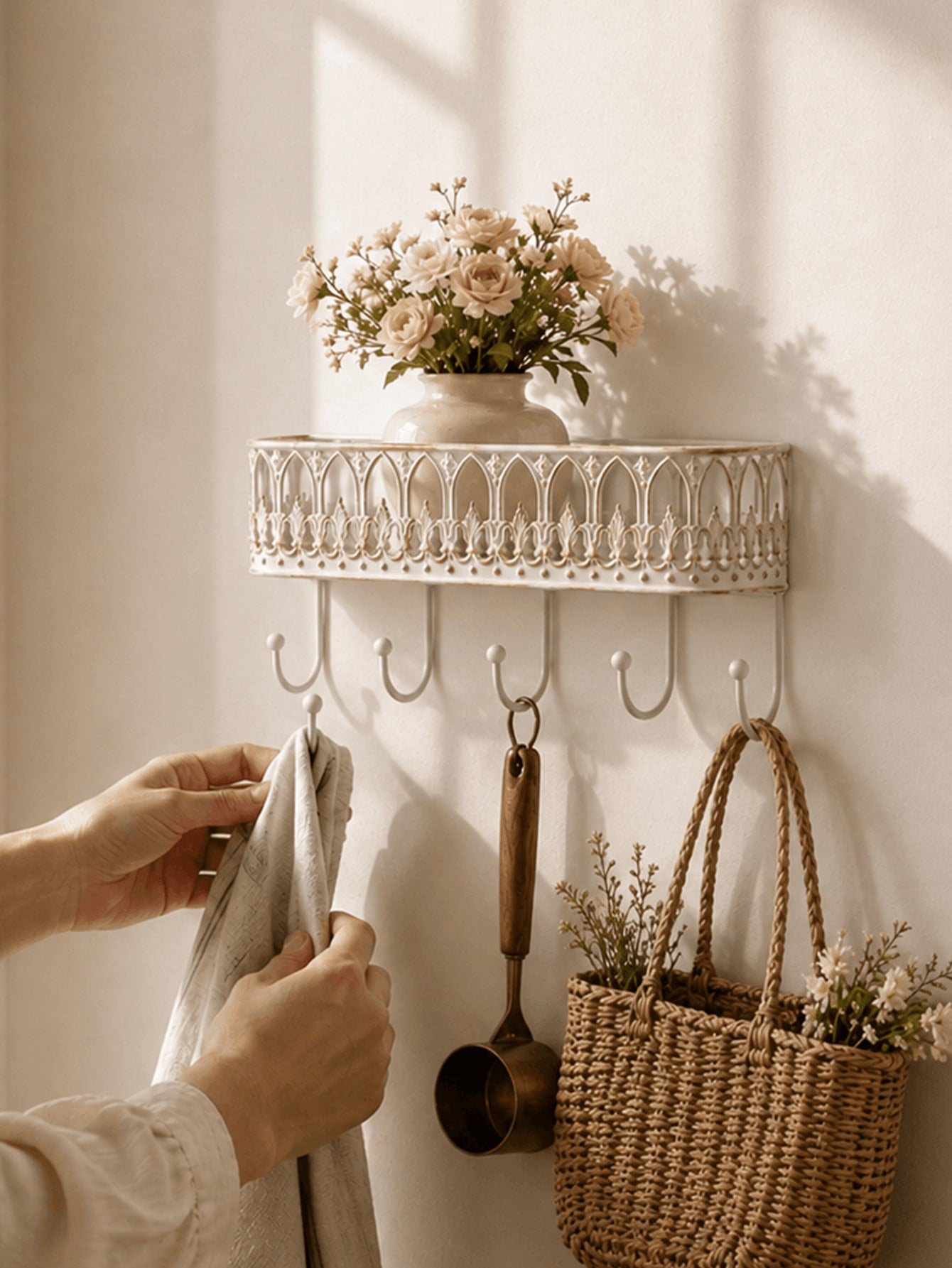 Retro Wall Mounted Shelf with 5 Hooks – Iron Key & Coat Hanger | MIRA
