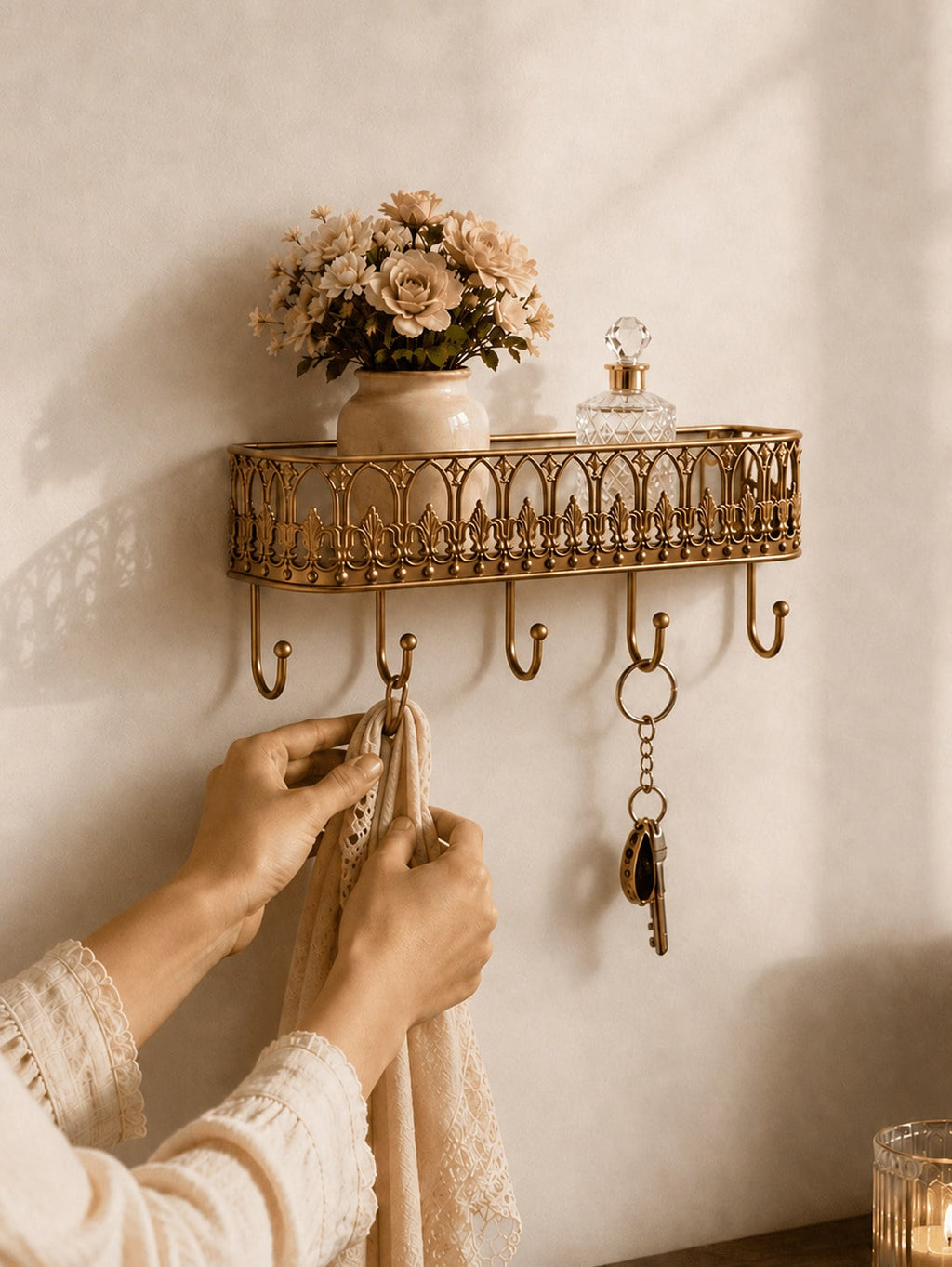 Retro Wall Mounted Shelf with 5 Hooks – Iron Key & Coat Hanger | MIRA